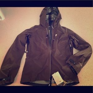 Raincoat Peak Performance Small Brown w Hood NWT